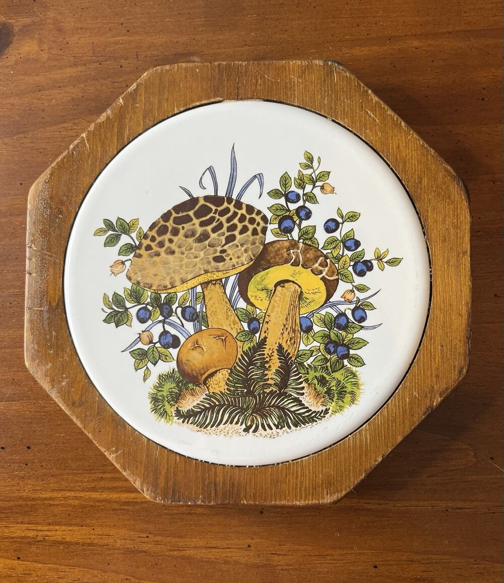 Mushrooms Blueberry Trivet MCM Thick Wood Base Decor 7.5" Vtg. 70s Octagan Retro